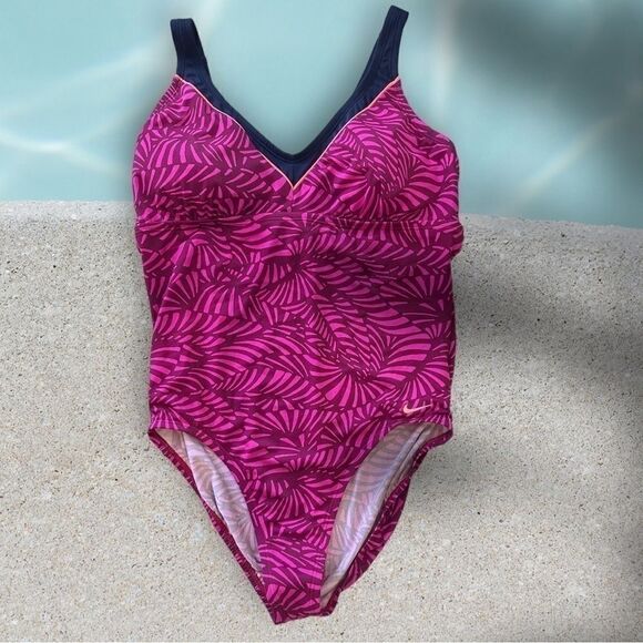 Nike Pink Padded Top One Piece Swim Suit - Picture 1 of 4
